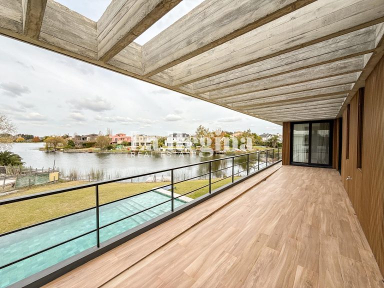 Casa moderna a estrenar con vista al lago central de Nordelta a la venta en Castores, Nordelta._image