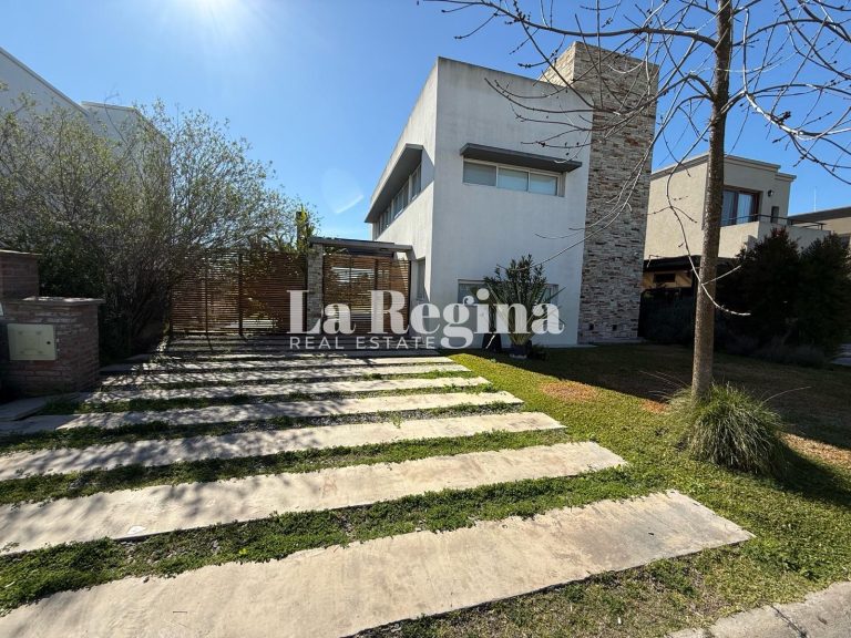 Casa en alquiler en el barrio Vila Marina II, Villanueva, Tigre._image